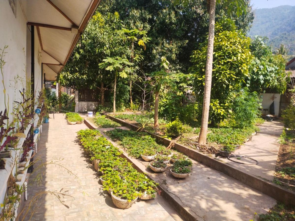 Sunset Bungalows & Gh Muang Ngoi エクステリア 写真