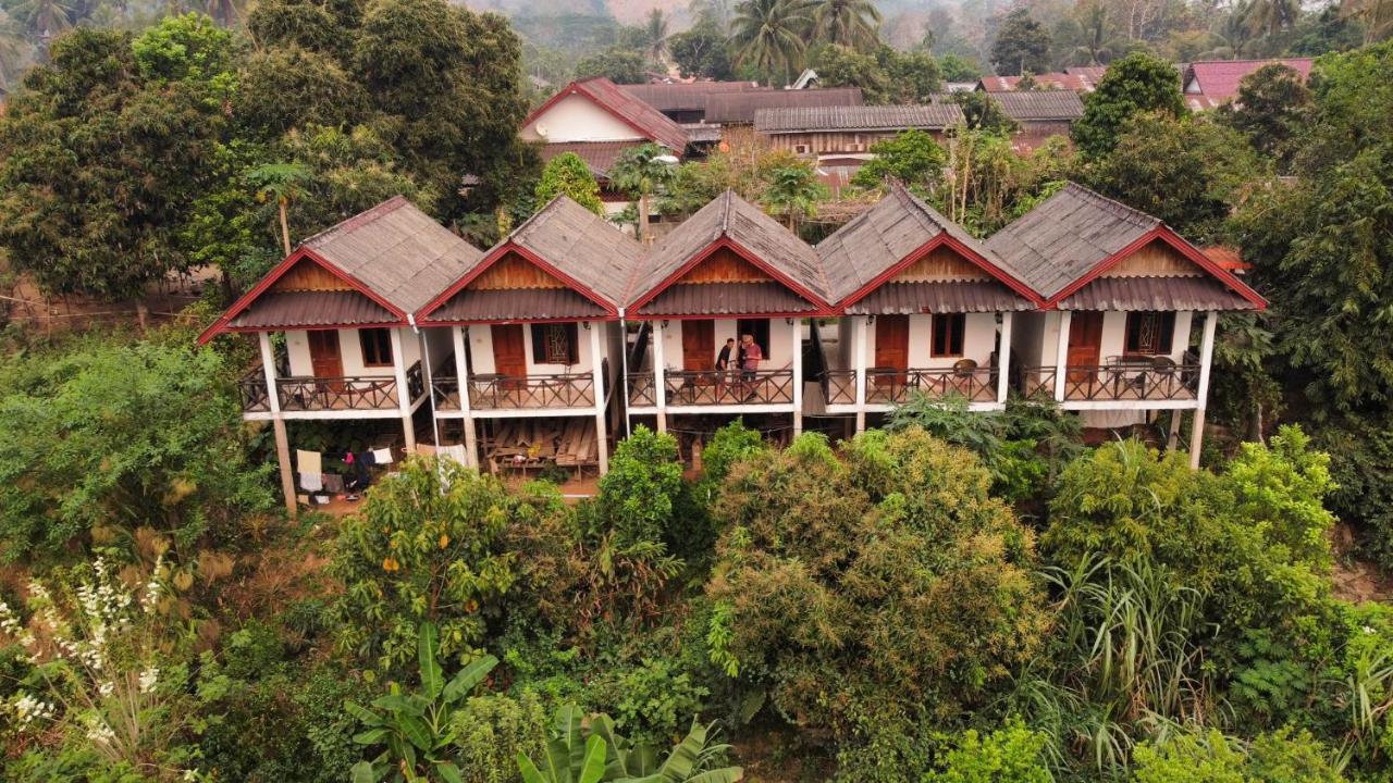 Sunset Bungalows & Gh Muang Ngoi エクステリア 写真