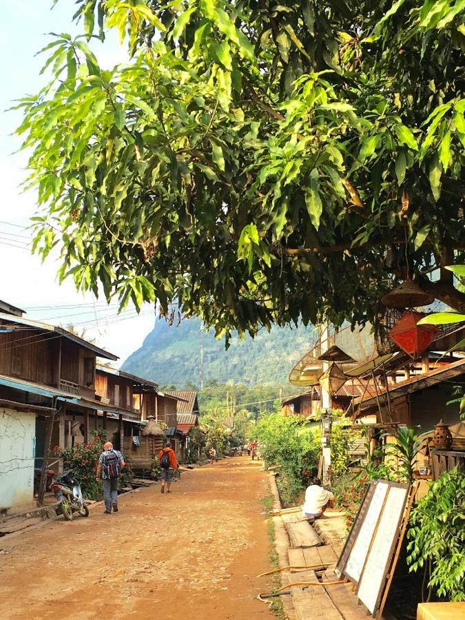 Sunset Bungalows & Gh Muang Ngoi エクステリア 写真