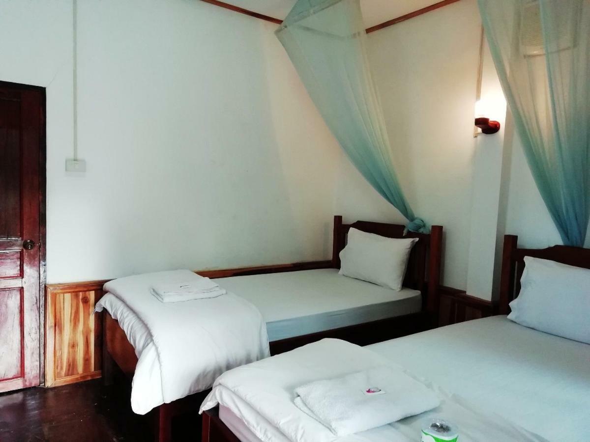 Sunset Bungalows & Gh Muang Ngoi エクステリア 写真